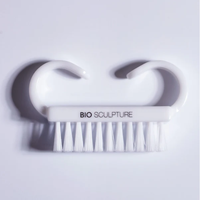 NAIL BRUSH - WHITE