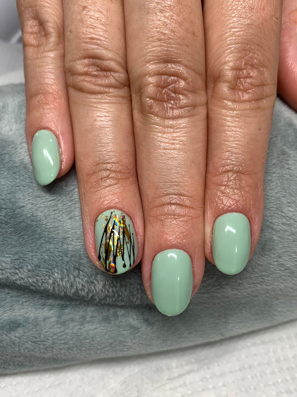 NO.100 - PISTACHIO GREEN