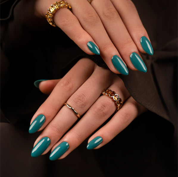 NO.332 SAPPHIRE WHISPER NAIL POLISH